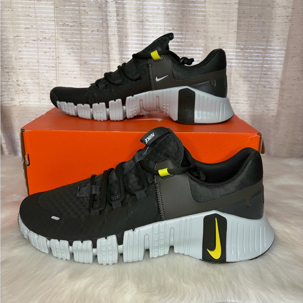 New Nike Metcon 5 Forest Green and Gray Men’s size 11.5 athletic shoes